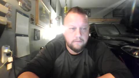 Snapshot of johnnydub3685 chatting on 11.01.25 johnnydub3685 online show from 11.01.25