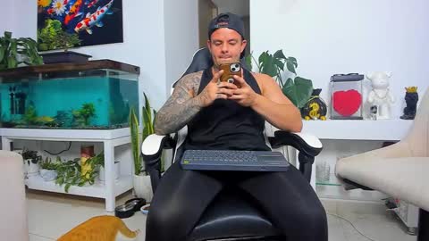 JOHNNY online show from 10.25.25