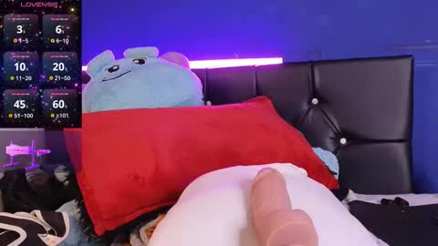 Snapshot of johnson_chris chatting on 10.23.25 Chris online show from 10.23.25