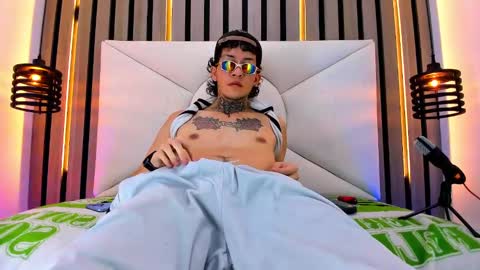 johnsonisaac94  online show from 03.07.25