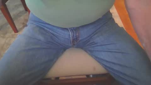 Snapshot of johnxxx549 chatting on 10.01.25 johnxxx549 online show from 10.01.25