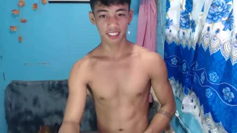 Snapshot of johnydestroyer chatting on 02.12.25 johnydestroyer online show from 02.12.25