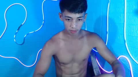 Snapshot of johnydestroyer chatting on 03.04.25 johnydestroyer online show from 03.04.25