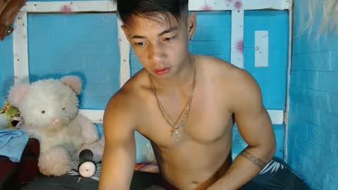 Snapshot of johnydestroyer chatting on 10.19.25 johnydestroyer online show from 10.19.25