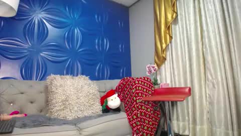 Snapshot of jolieduvalle chatting on 12.22.25 Jolie online show from 12.22.25