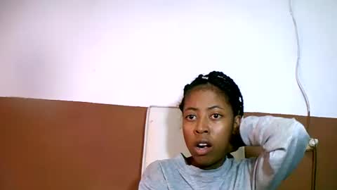 Snapshot of joliekah27 chatting on 02.16.25 joliekah27 online show from 02.16.25