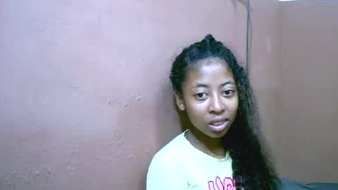 Snapshot of joliekah27 chatting on 02.25.25 joliekah27 online show from 02.25.25