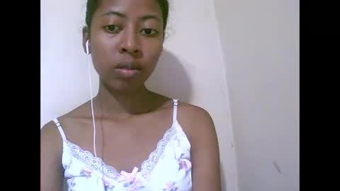 joliekah27 online show from 04.18.26