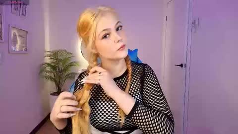 Polly  online show from 11.23.25