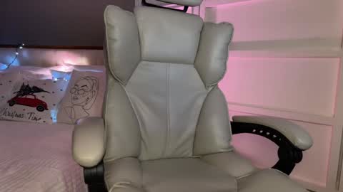 Snapshot of jolly_kris chatting on 01.21.25 Kristina online show from 01.21.25