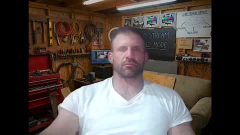 Snapshot of jonariesxxx chatting on 05.20.26 Jon Aries online show from 05.20.26