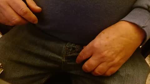 Snapshot of joncpics chatting on 01.13.25 joncpics online show from 01.13.25