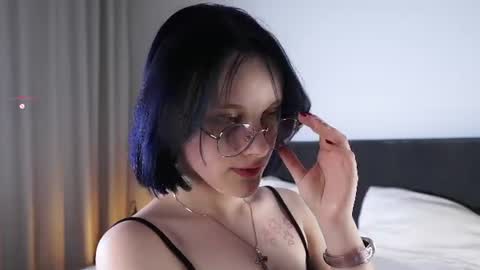 Snapshot of jonnienita chatting on 06.14.26 Alice online show from 06.14.26