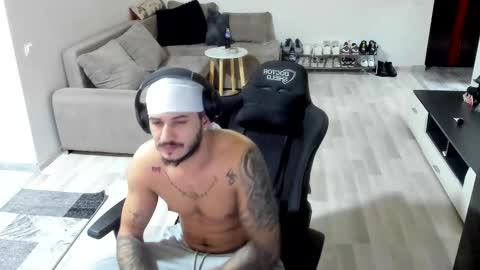 Snapshot of jonnyporn1 chatting on 01.12.26 jonnyporn1 online show from 01.12.26