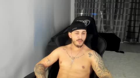 Snapshot of jonnyporn1 chatting on 02.12.26 jonnyporn1 online show from 02.12.26