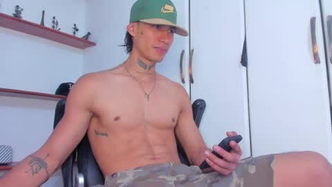 Snapshot of jonryder_ chatting on 05.18.26 Ryder Jon online show from 05.18.26
