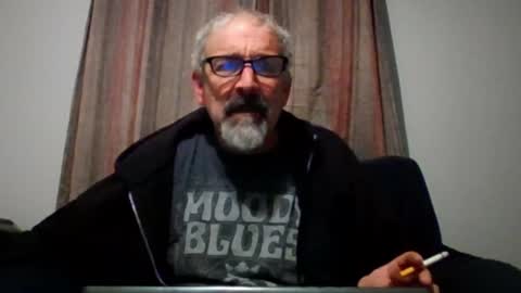 Snapshot of jony_five chatting on 10.28.25 Jon online show from 10.28.25