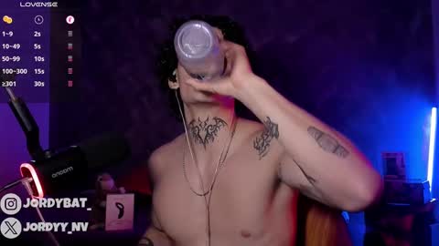 Snapshot of jordybatt chatting on 03.11.25 JORDY online show from 03.11.25