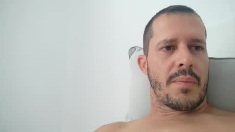 Snapshot of jose_985 chatting on 10.18.25 jose_985 online show from 10.18.25