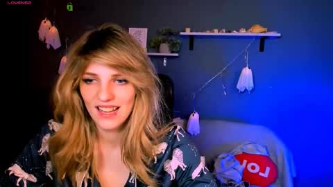 Snapshot of jose_fairy chatting on 11.03.25 jose_fairy online show from 11.03.25