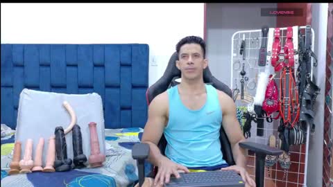 jose_rumbero91 online show from 04.21.26