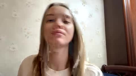 Snapshot of josephstahnke chatting on 11.24.25 Anessa online show from 11.24.25