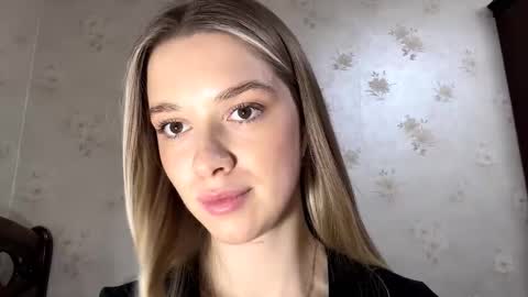 Snapshot of josephstahnke chatting on 12.14.25 Anessa online show from 12.14.25