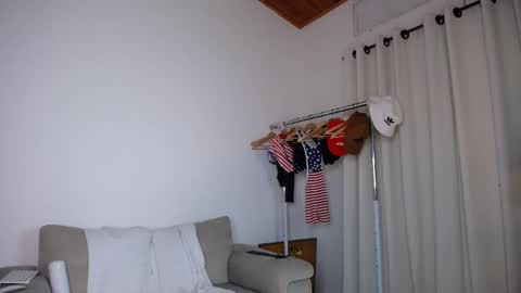 josezaens_ online show from 11.08.25