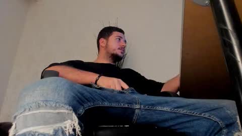 Snapshot of joshknights chatting on 11.05.25 JoshKnight online show from 11.05.25