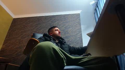 Snapshot of joshknights chatting on 12.05.25 JoshKnight online show from 12.05.25