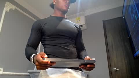 Snapshot of joshloganx chatting on 12.14.24 joshloganx online show from 12.14.24