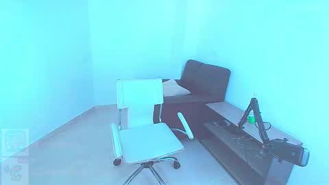 Josita rousell INSTAGRAM  majoestupy  online show from 02.13.26