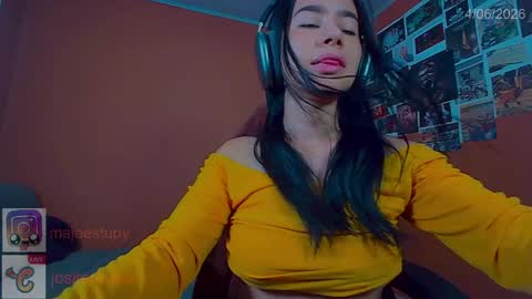 Josita rousell INSTAGRAM  majoestupy  online show from 06.04.26