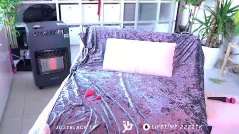 Snapshot of josyblack chatting on 12.25.24 josyblack online show from 12.25.24