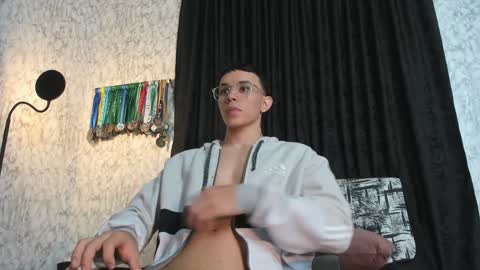 Im Jouliano online show from 01.26.25