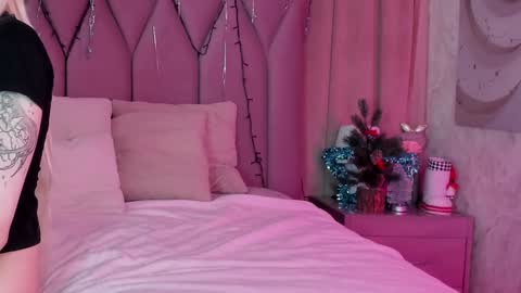 Joy Barker online show from 01.11.25