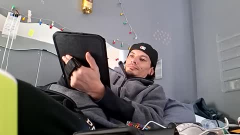 Snapshot of jpizzy23 chatting on 09.11.25 dLowfrk online show from 09.11.25