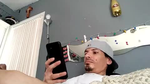 Snapshot of jpizzy23 chatting on 10.01.25 dLowfrk online show from 10.01.25