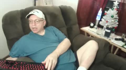 Snapshot of jpmel99 chatting on 12.24.24 jpmel99 online show from 12.24.24