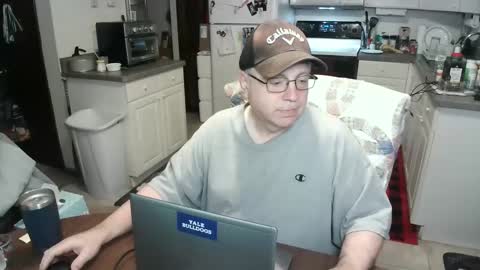 Snapshot of jpmel99 chatting on 01.14.25 jpmel99 online show from 01.14.25