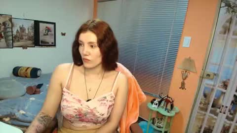 Snapshot of jrcami chatting on 10.11.25 Camila Buitrago online show from 10.11.25