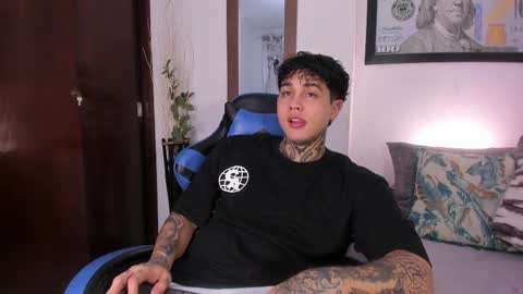 juan_alvarez18 online show from 11.11.25