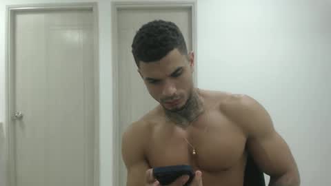 juan_gomez_1 online show from 12.19.24