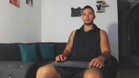 Snapshot of juan_muscle chatting on 03.12.25 juan_muscle online show from 03.12.25