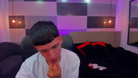 Snapshot of juan_nd_steven chatting on 12.03.24 JuanSteven online show from 12.03.24