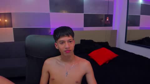 Snapshot of juan_nd_steven chatting on 12.11.24 JuanSteven online show from 12.11.24