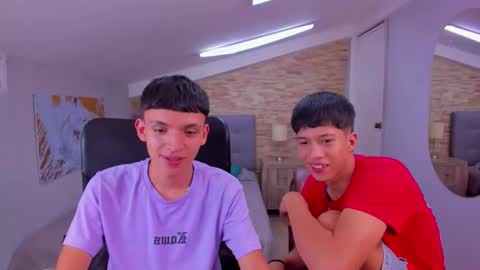 Snapshot of juan_nd_steven chatting on 12.21.24 JuanSteven online show from 12.21.24