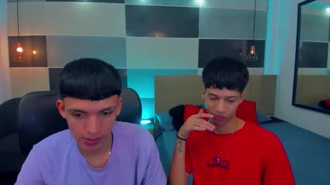 Snapshot of juan_nd_steven chatting on 12.21.24 JuanSteven online show from 12.21.24