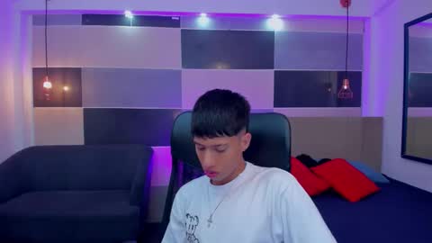 Snapshot of juan_nd_steven chatting on 12.29.24 JuanSteven online show from 12.29.24