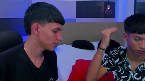 Snapshot of juan_nd_steven chatting on 02.20.25 JuanSteven online show from 02.20.25